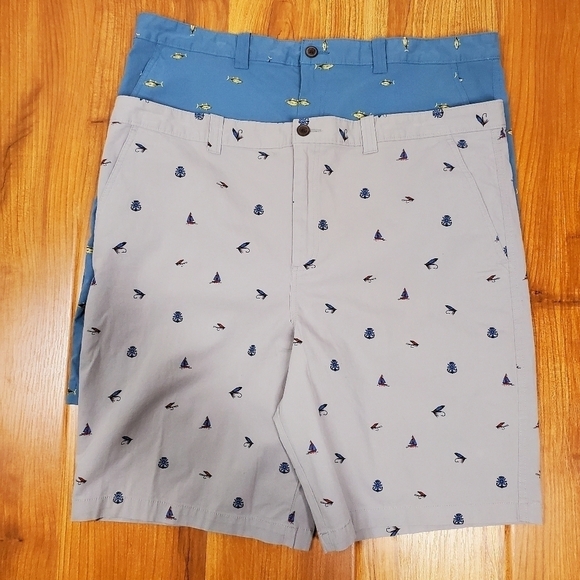 MAGELLAN OUTDOORS SET OF 2 FISHING MOTIF SHORTS - Picture 1 of 15